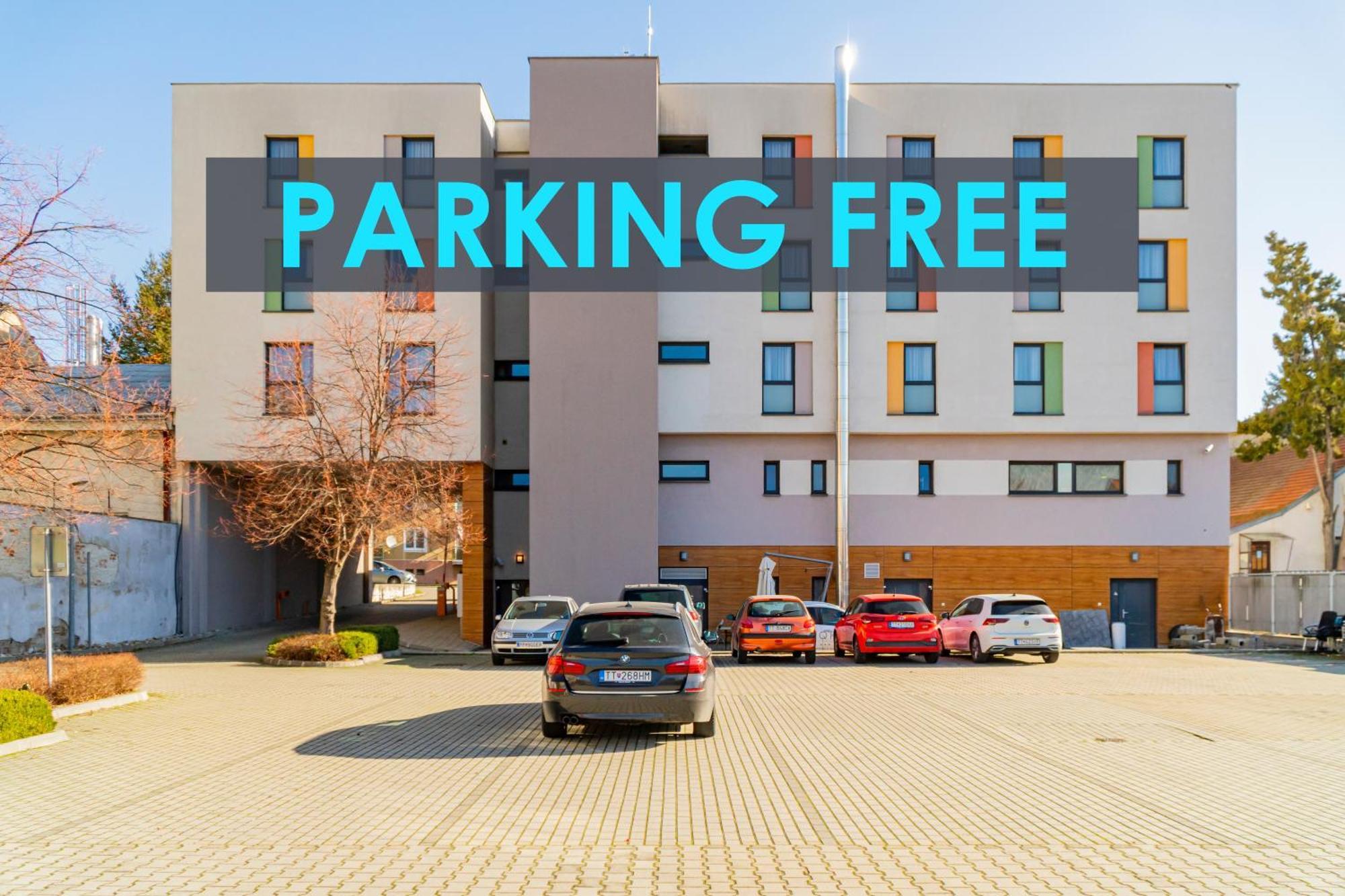 Impiq Hotel Trnava Ngoại thất bức ảnh